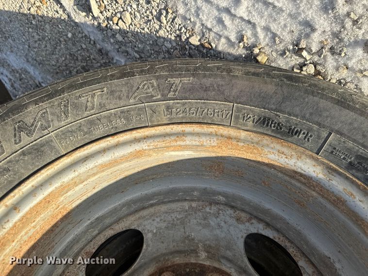 image for item OE9515 2005 Ford F350 Super Duty flatbed pickup truck