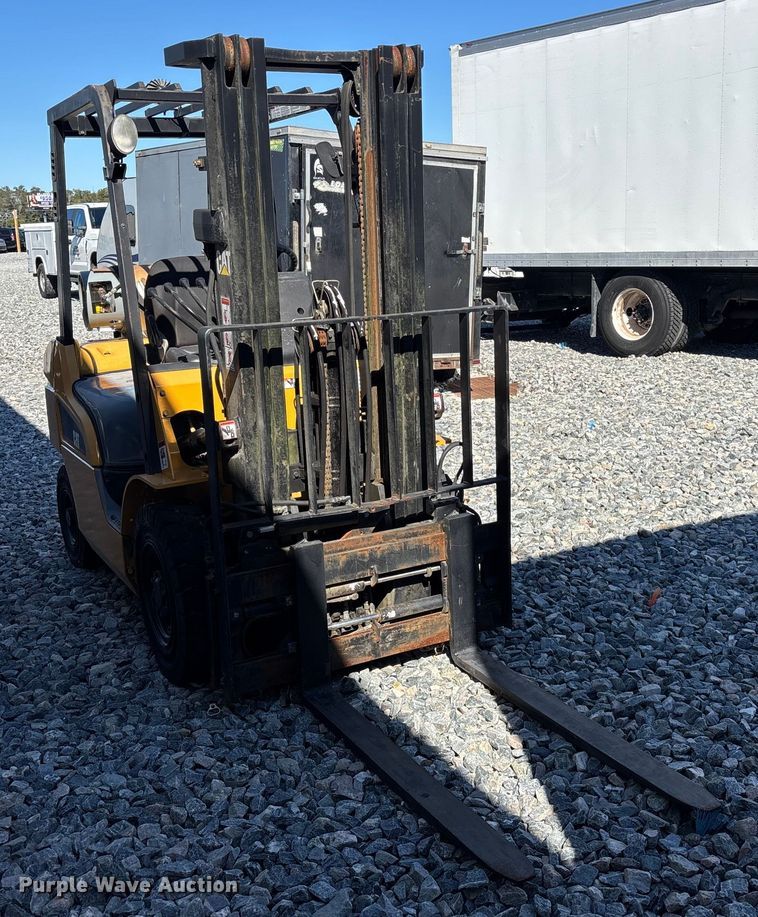 image for item YA1193 Caterpillar FG25N forklift