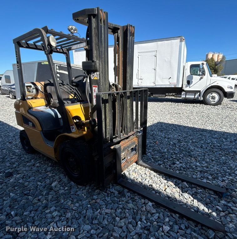 image for item YA1193 Caterpillar FG25N forklift