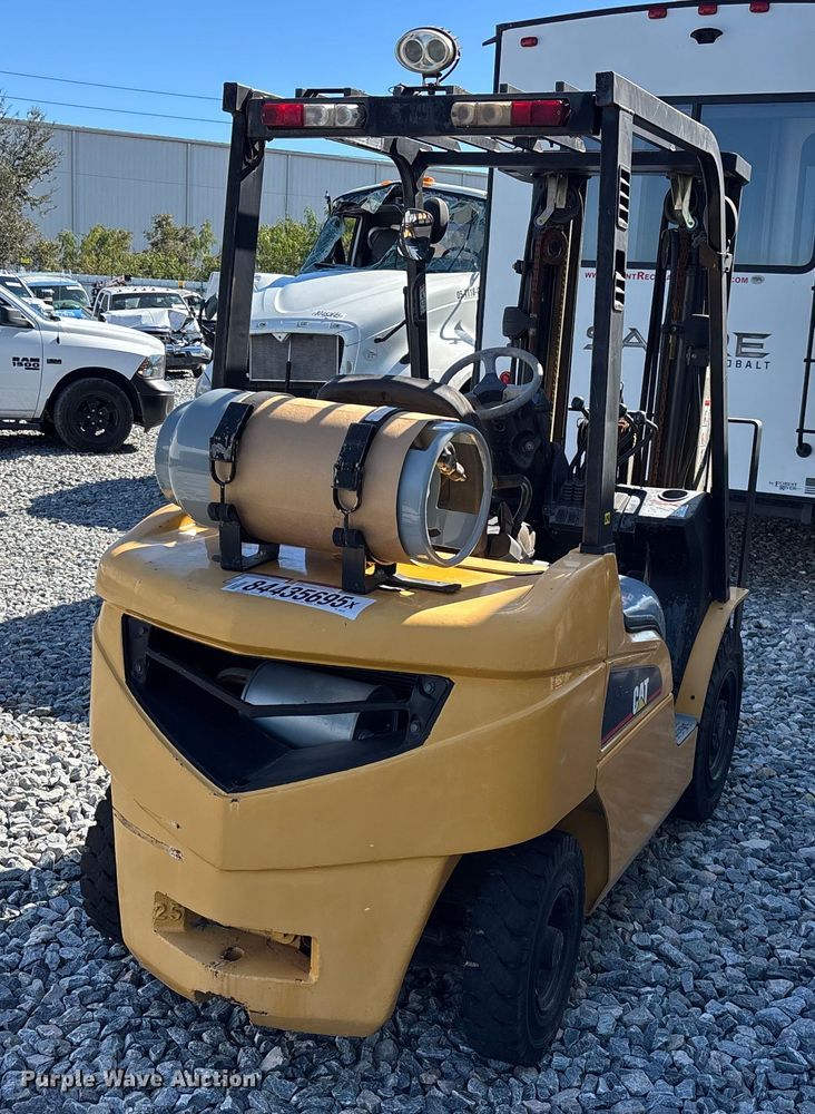 image for item YA1193 Caterpillar FG25N forklift