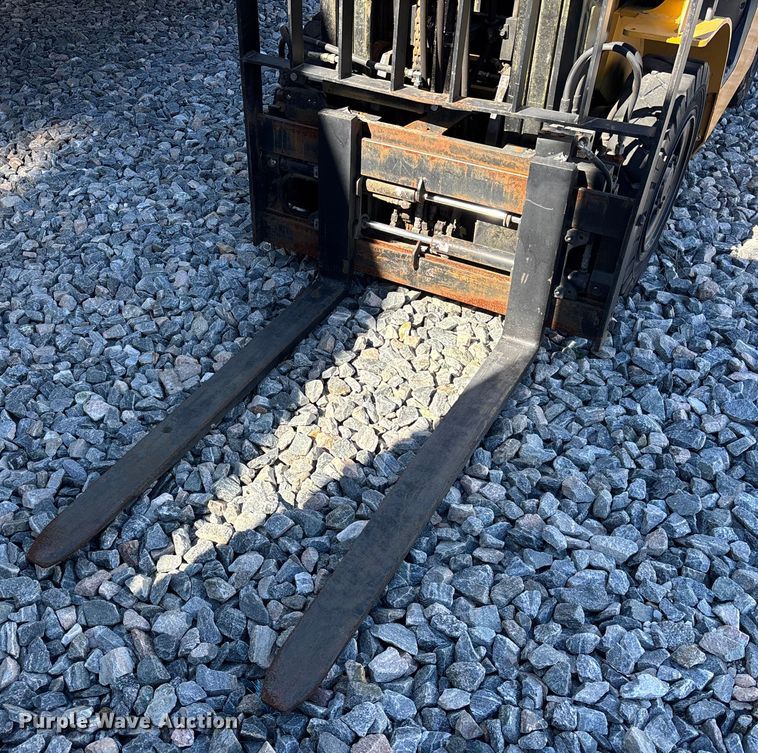 image for item YA1193 Caterpillar FG25N forklift