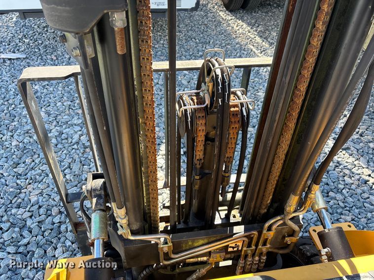 image for item YA1193 Caterpillar FG25N forklift