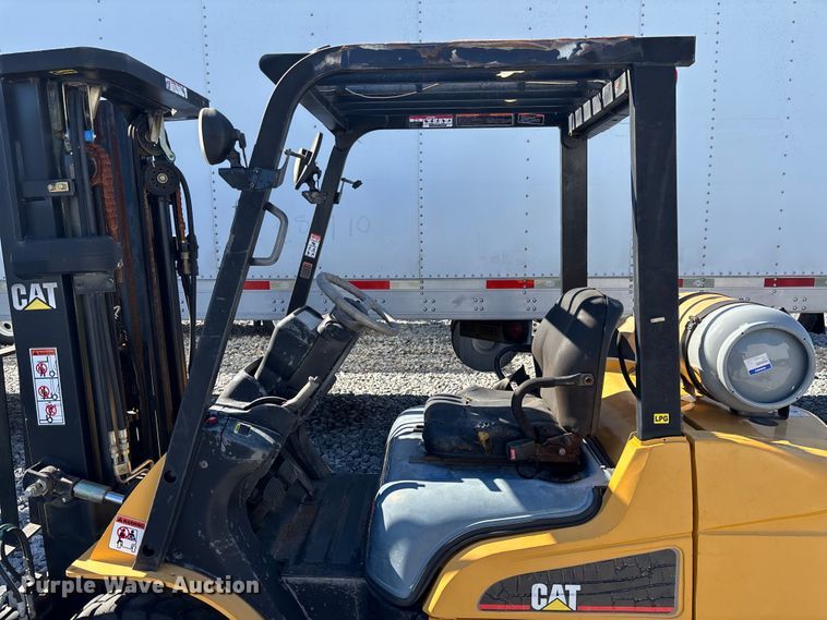 image for item YA1193 Caterpillar FG25N forklift