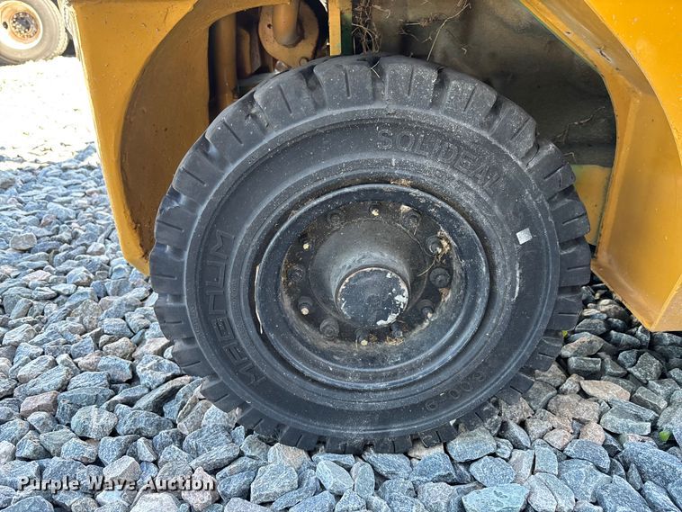 image for item YA1193 Caterpillar FG25N forklift