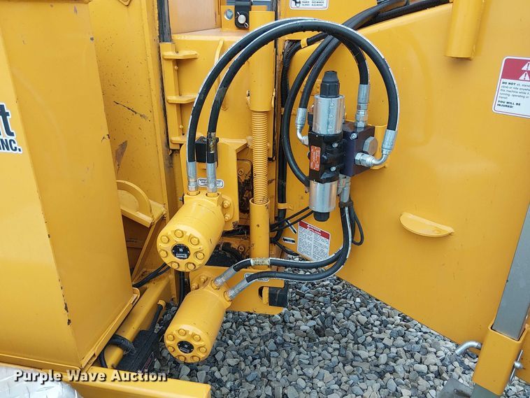 image for item YA1889 2021 Bandit Intimidator 18XP wood chipper