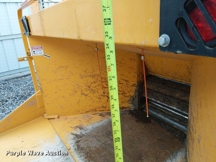 image for item YA1889 2021 Bandit Intimidator 18XP wood chipper