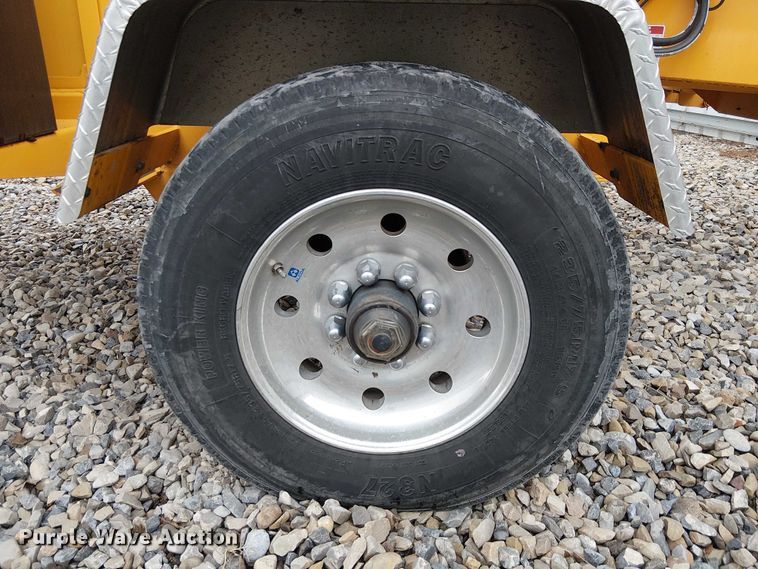 image for item YA1889 2021 Bandit Intimidator 18XP wood chipper