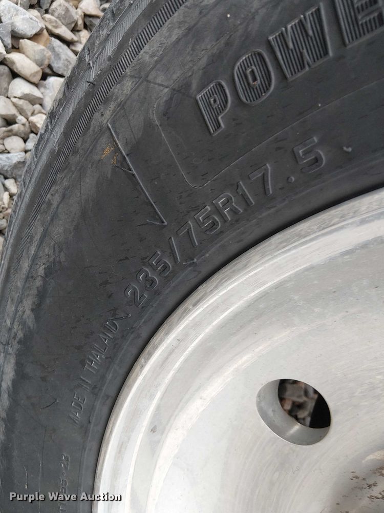 image for item YA1889 2021 Bandit Intimidator 18XP wood chipper