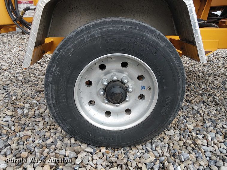 image for item YA1889 2021 Bandit Intimidator 18XP wood chipper