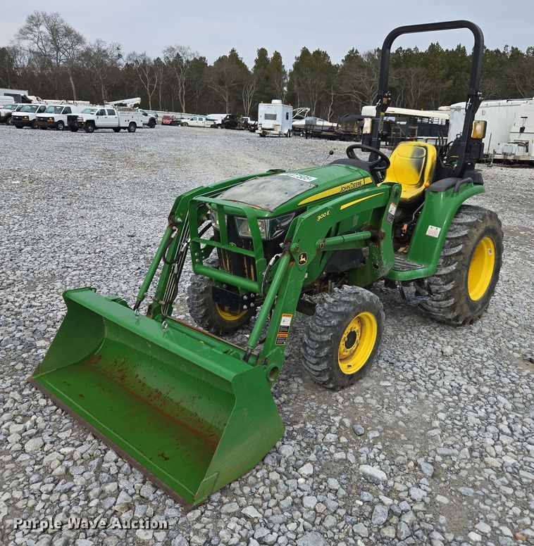 image for item YA2163 2009 John Deere 3032E MFWD tractor