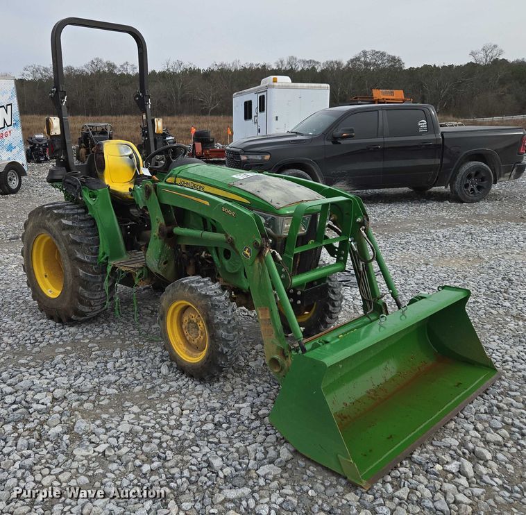 image for item YA2163 2009 John Deere 3032E MFWD tractor