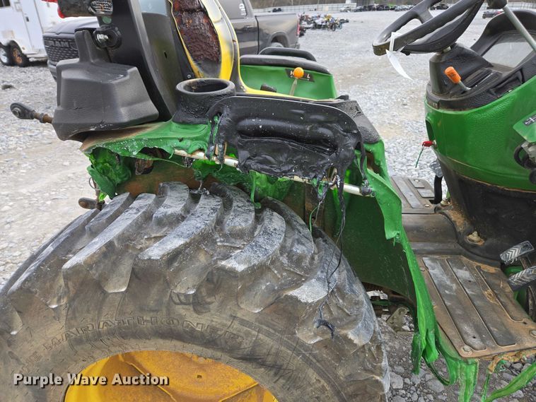 image for item YA2163 2009 John Deere 3032E MFWD tractor