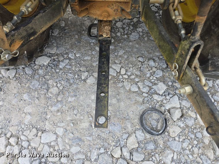 image for item YA2163 2009 John Deere 3032E MFWD tractor