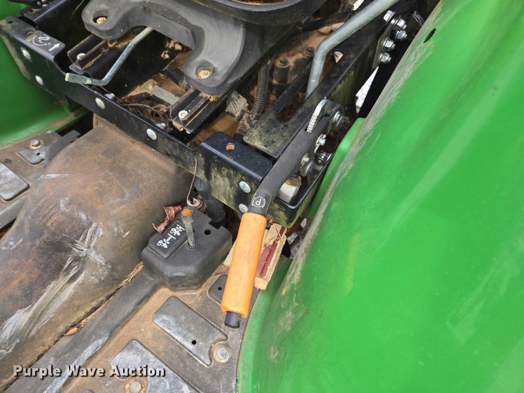 image for item YA2163 2009 John Deere 3032E MFWD tractor