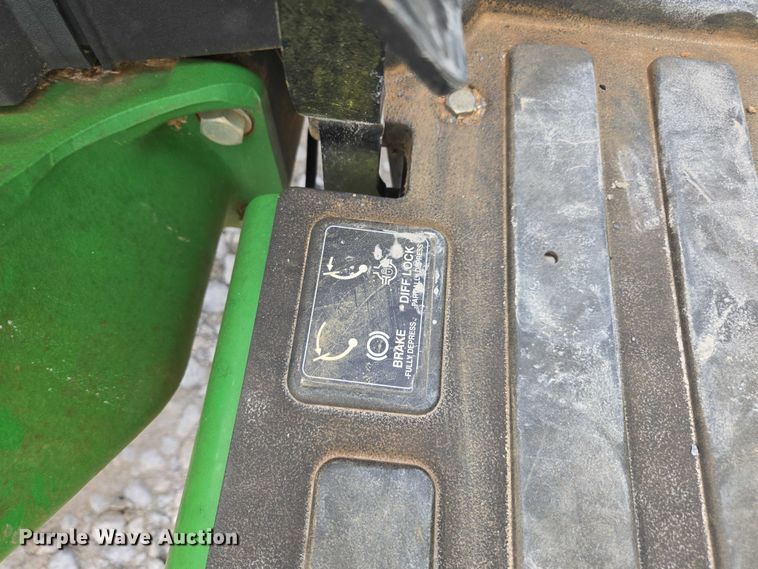 image for item YA2163 2009 John Deere 3032E MFWD tractor