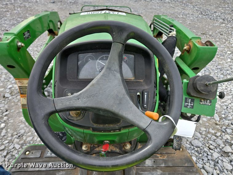 image for item YA2163 2009 John Deere 3032E MFWD tractor