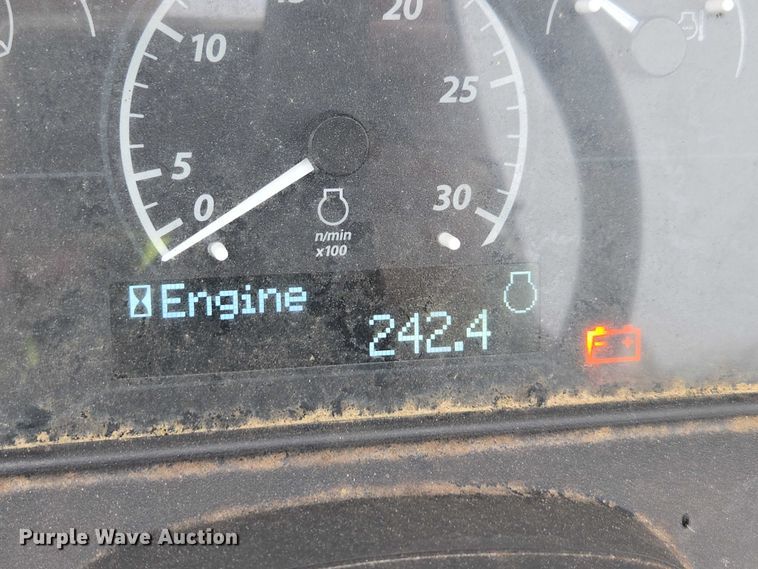 image for item YA2163 2009 John Deere 3032E MFWD tractor