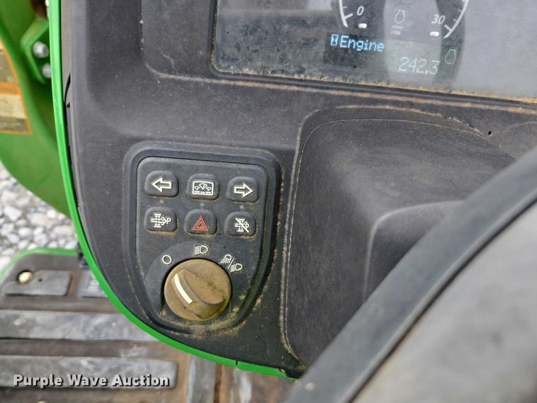 image for item YA2163 2009 John Deere 3032E MFWD tractor