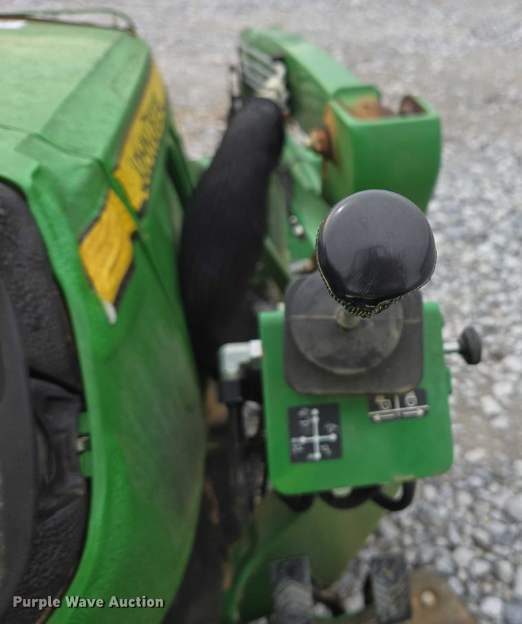 image for item YA2163 2009 John Deere 3032E MFWD tractor