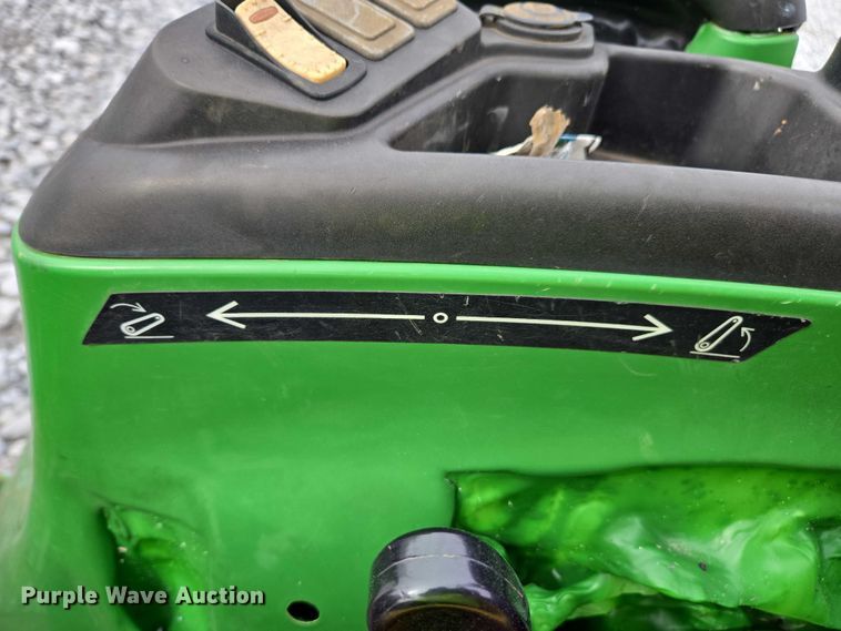 image for item YA2163 2009 John Deere 3032E MFWD tractor