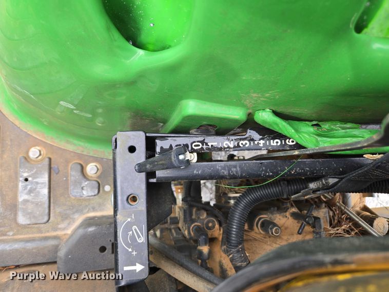 image for item YA2163 2009 John Deere 3032E MFWD tractor