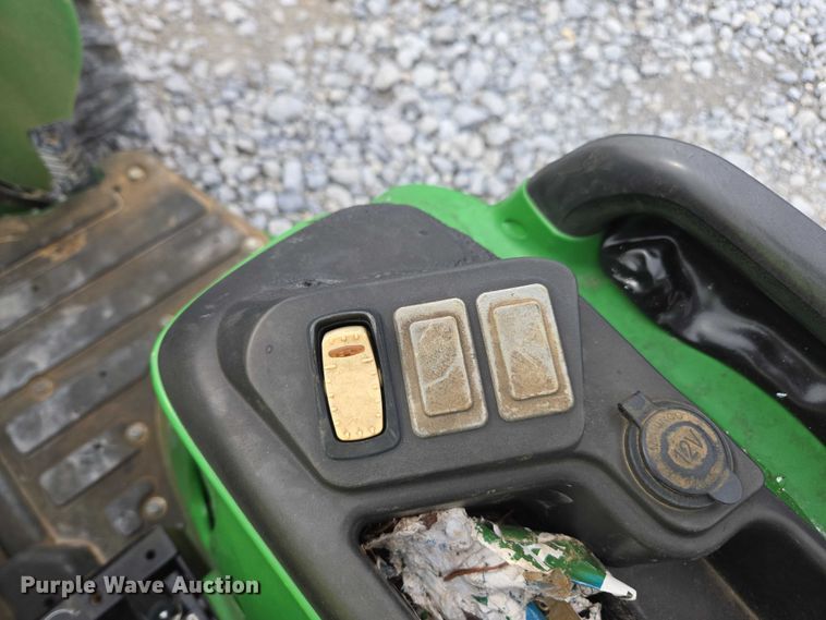 image for item YA2163 2009 John Deere 3032E MFWD tractor