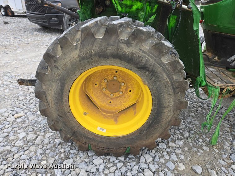 image for item YA2163 2009 John Deere 3032E MFWD tractor