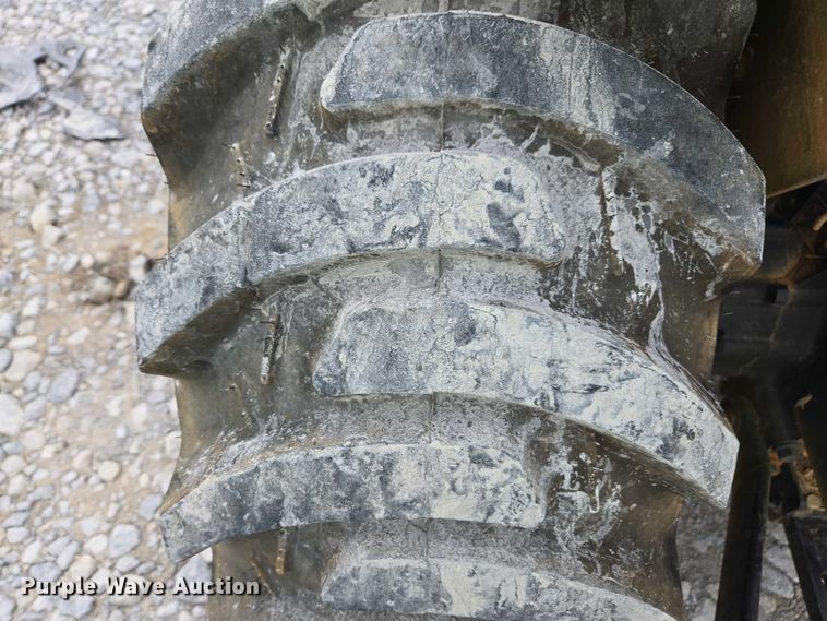 image for item YA2163 2009 John Deere 3032E MFWD tractor