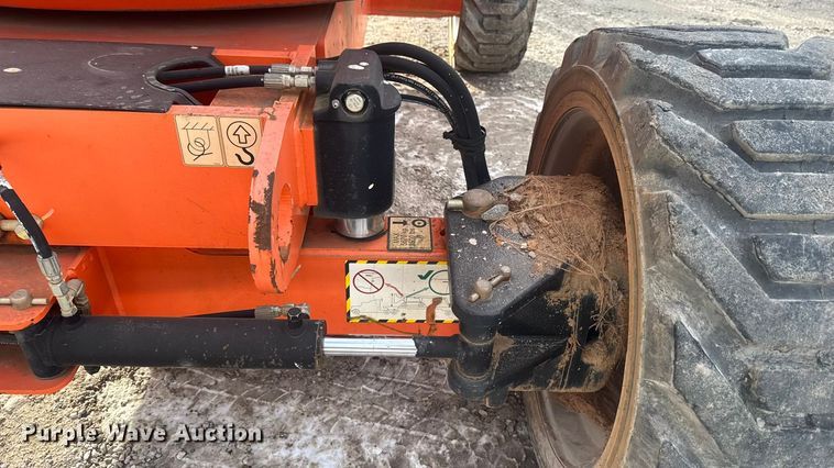 image for item DO2377 JLG 600AJ boom lift