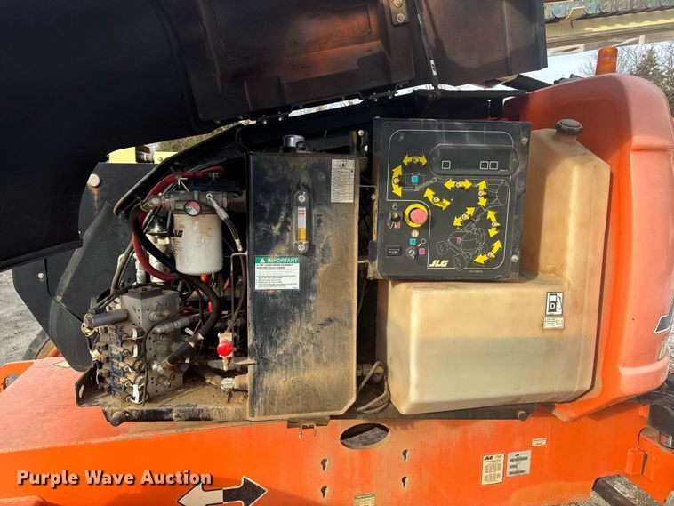 image for item DO2377 JLG 600AJ boom lift
