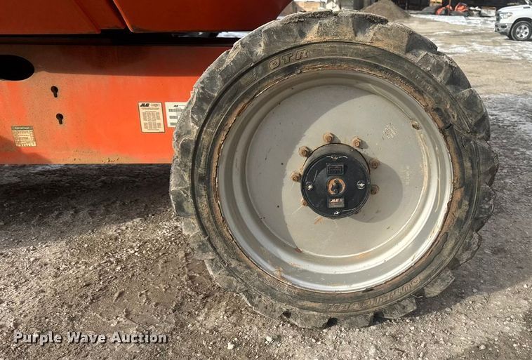 image for item DO2377 JLG 600AJ boom lift