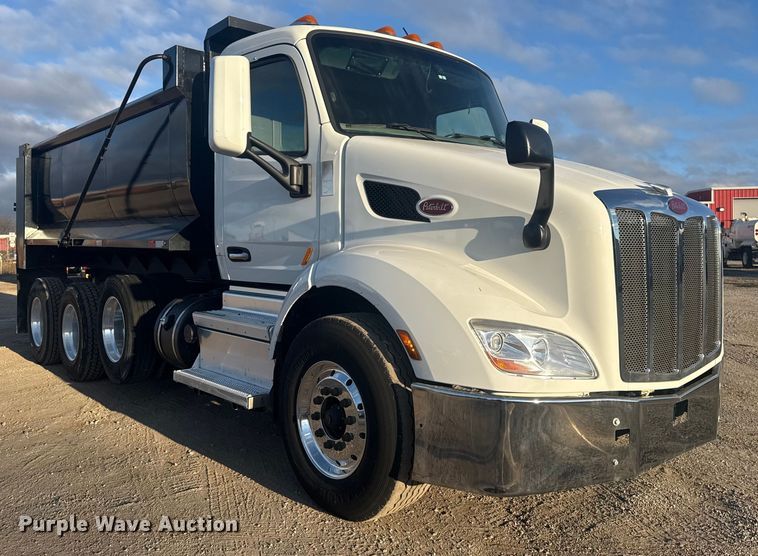 image for item DQ4221 2022 Peterbilt 579 dump truck