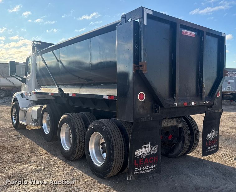 image for item DQ4221 2022 Peterbilt 579 dump truck