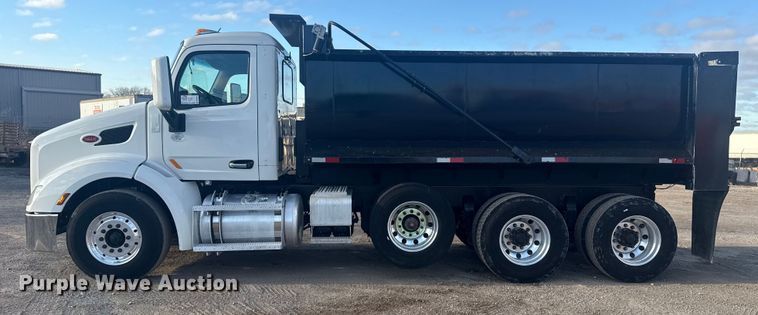 image for item DQ4221 2022 Peterbilt 579 dump truck