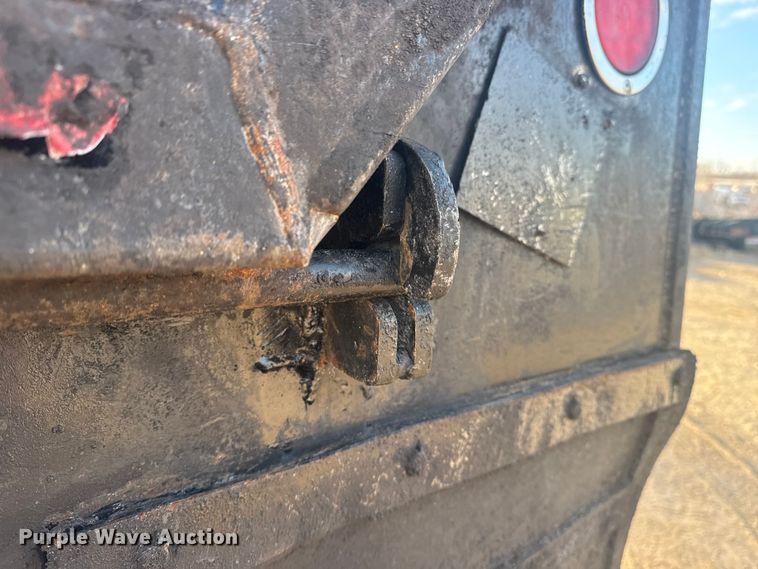 image for item DQ4221 2022 Peterbilt 579 dump truck