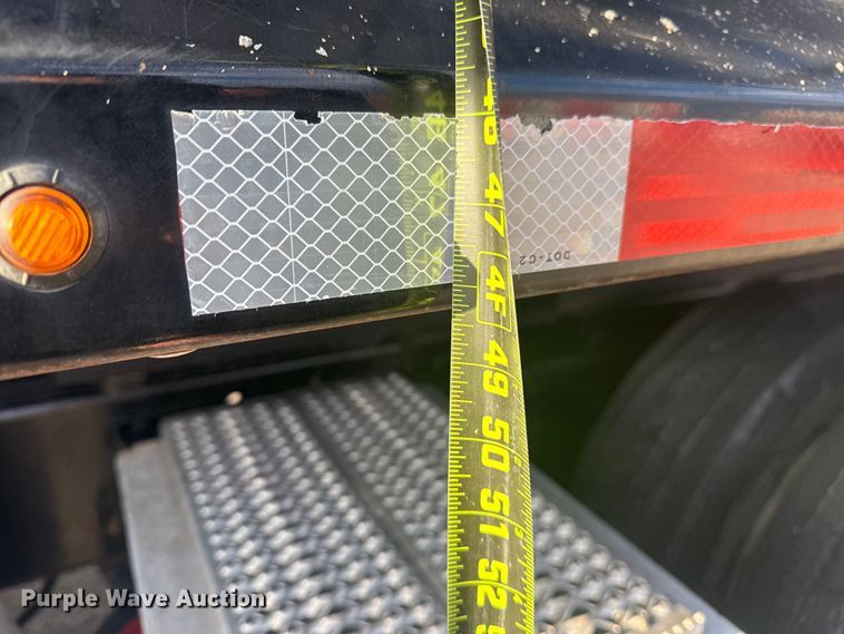 image for item DQ4221 2022 Peterbilt 579 dump truck