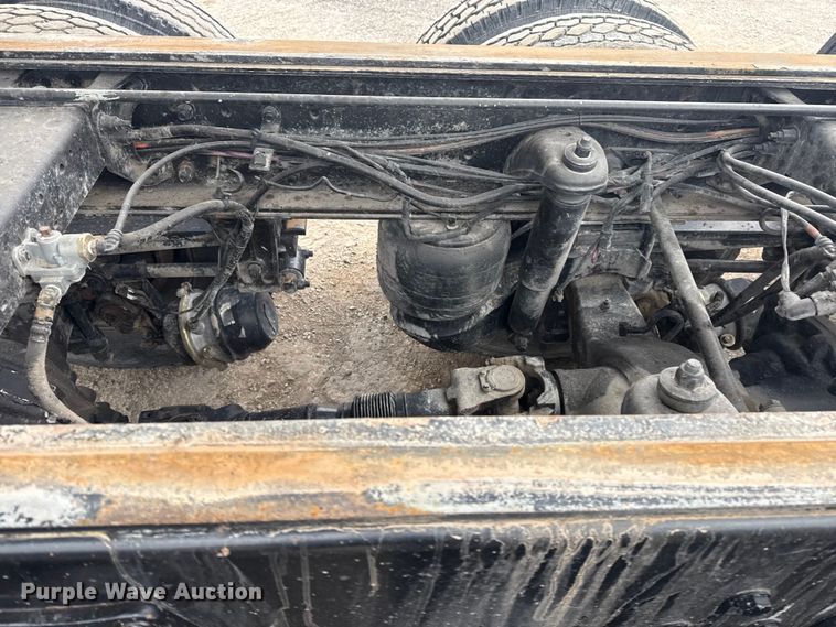 image for item DQ4221 2022 Peterbilt 579 dump truck