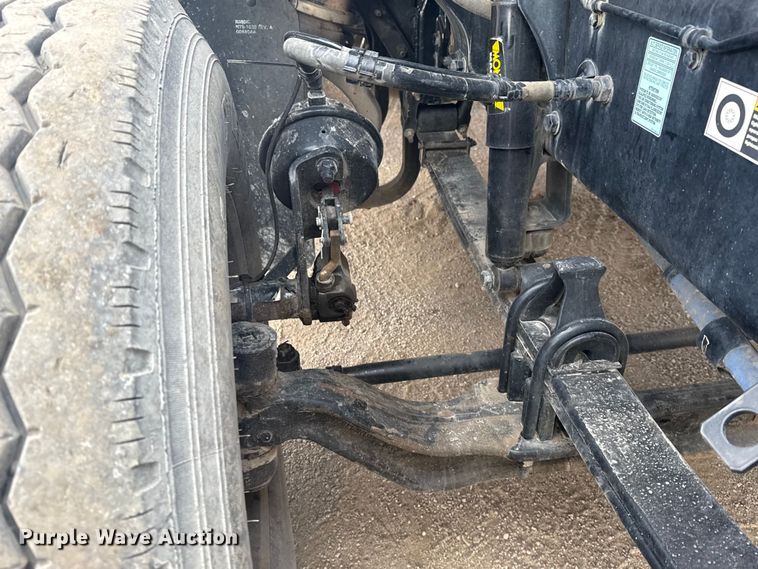 image for item DQ4221 2022 Peterbilt 579 dump truck