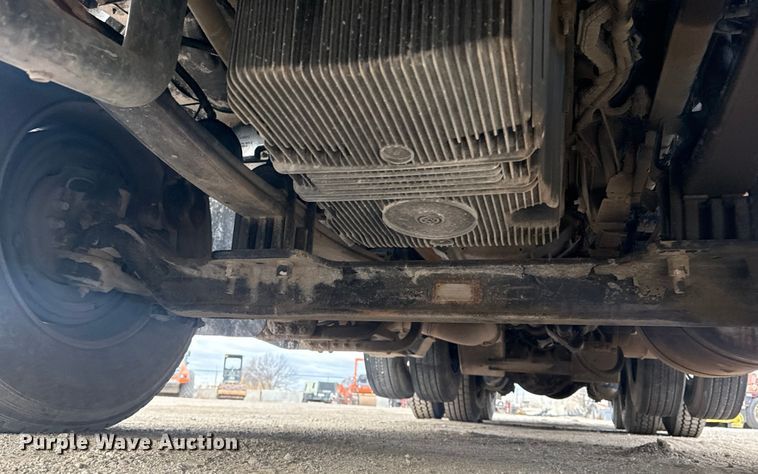 image for item DQ4221 2022 Peterbilt 579 dump truck