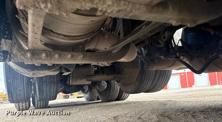 image for item DQ4221 2022 Peterbilt 579 dump truck