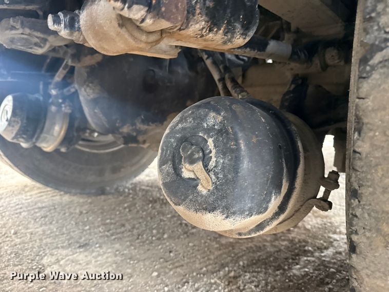 image for item DQ4221 2022 Peterbilt 579 dump truck