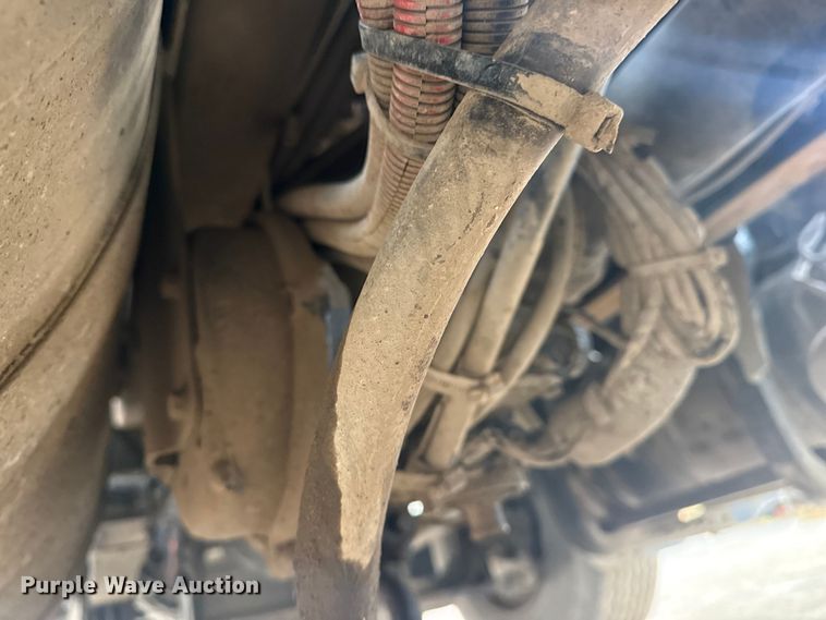 image for item DQ4221 2022 Peterbilt 579 dump truck