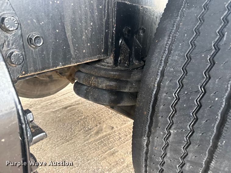 image for item DQ4221 2022 Peterbilt 579 dump truck