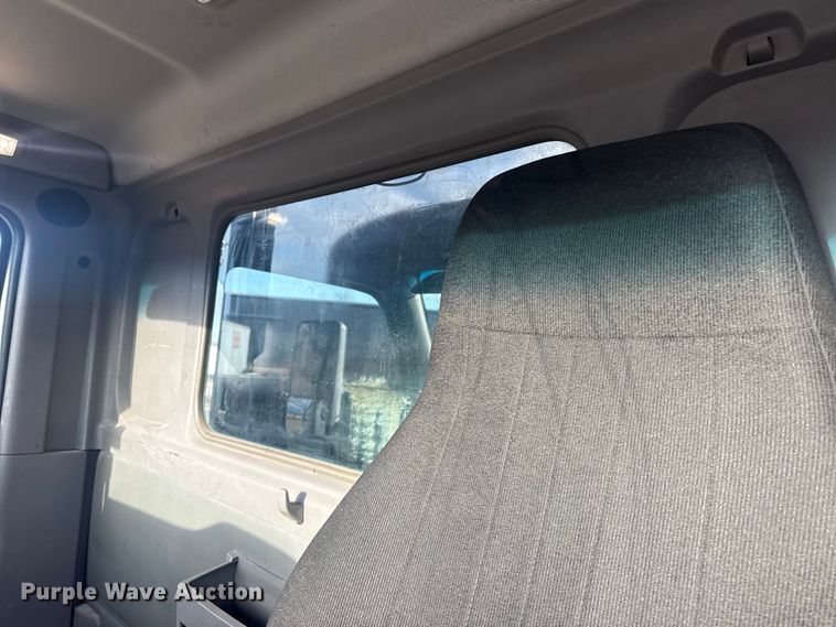 image for item DQ4221 2022 Peterbilt 579 dump truck