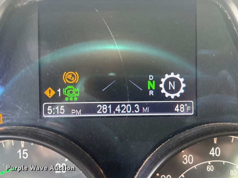 image for item DQ4221 2022 Peterbilt 579 dump truck