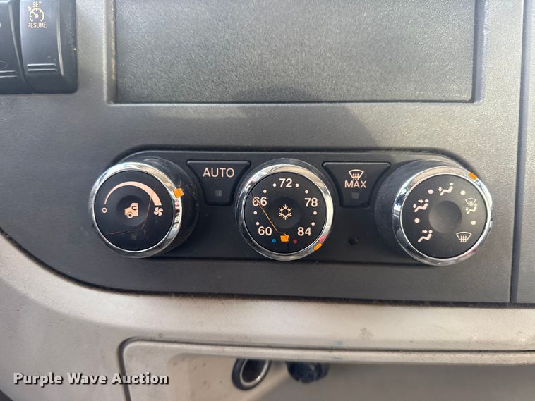 image for item DQ4221 2022 Peterbilt 579 dump truck