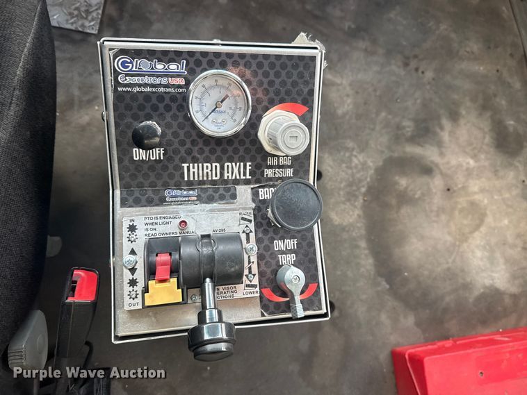 image for item DQ4221 2022 Peterbilt 579 dump truck