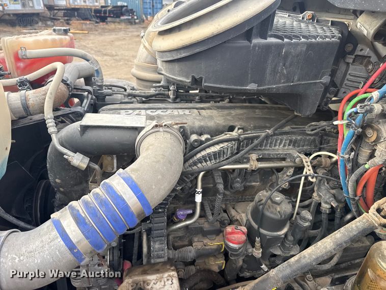 image for item DQ4221 2022 Peterbilt 579 dump truck