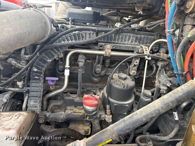 image for item DQ4221 2022 Peterbilt 579 dump truck