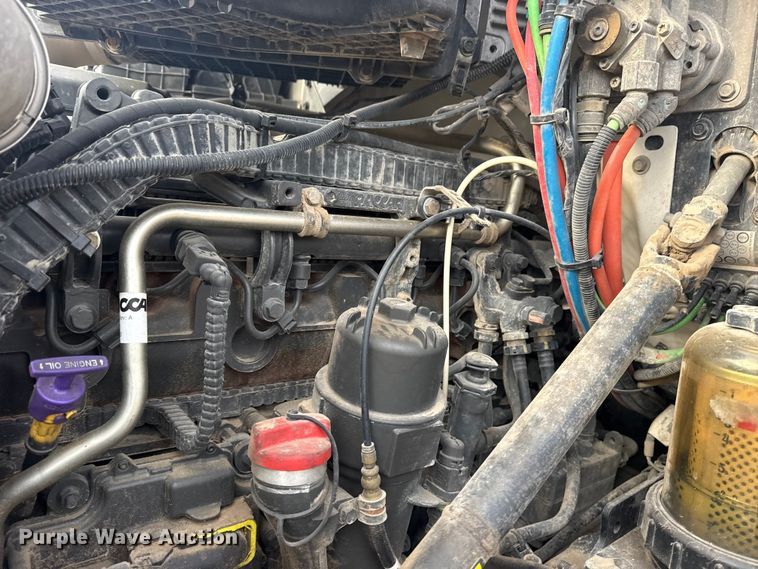 image for item DQ4221 2022 Peterbilt 579 dump truck